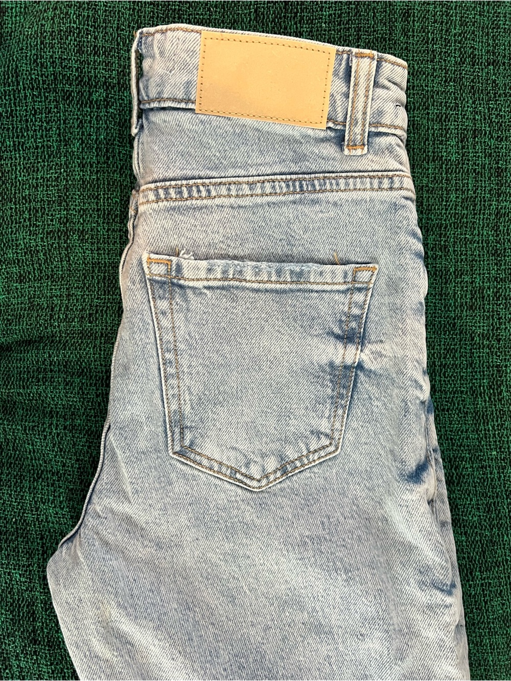 Zara High-Rise Light Acid Wash Mom Jeans, Size US 0
